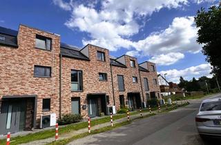 Haus mieten in Rothemühleweg 35b, 38112 Braunschweig, Premium Reihenmittelhaus mit A+ Effizienz, Außenpool, PV-Anlage und Wallbox Stellplatz