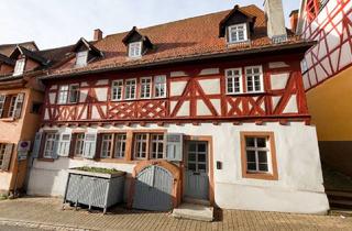 Wohnung kaufen in 69469 Weinheim, Vielseitig nutzbares Juwel am Marktplatz in Weinheim: Denkmalgeschützte 3-Zimmer-Wohnung