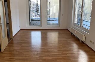 Wohnung mieten in Watzmannstraße, 90471 Nürnberg, Großzügige 2-Zimmerwohnung Dachgeschoß (2.4) mit Terrasse im 2. OG - TG-Stellplatz
