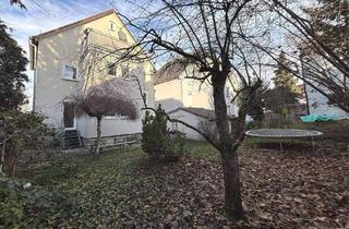 Mehrfamilienhaus kaufen in 70439 Stuttgart, Stuttgart - Gepflegtes 3-Familienhaus mit Garten in Stuttgart-Stammheim