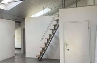 Wohnung mieten in 93047 Innenstadt, 3-Zimmer- Altbau-Dachgeschosswohnung mit Galerie in der Regensburger Altstadt