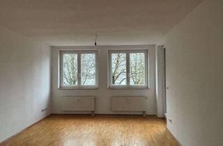 Wohnung mieten in Senftenberger Straße 1a, 12627 Hellersdorf, Tolle Wohnung für die kleine Familie - mit Balkon und Wannenbad - KEIN Aufzug!