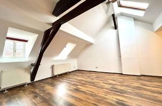 Wohnung mieten in Rathausstraße, 65239 Hochheim, Großzügige Dachgeschosswohnung in Hochheims Altstadt