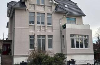 Wohnung mieten in 24105 Düsternbrook, Stilvolle Altbauwohnung in energetisch sanierter Stadtvilla