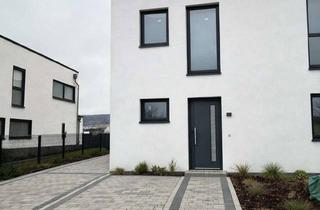 Haus mieten in Kinzigtalblick 11, 63589 Linsengericht, Erstbezug 2026: Modernes Wohnen im Energiespar-Wunder – Ihr neues Zuhause wartet!