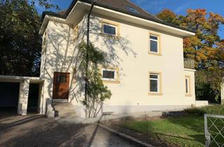 Haus mieten in 82152 Planegg, Kernsanierte Altbauvilla mit Anbauwohnung auf Parkgrundstück in Planegg