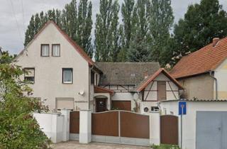 Haus kaufen in 06526 Sangerhausen, Sangerhausen - Hausgrundstück mit Garage zu verkaufen (Größe: 400m²)