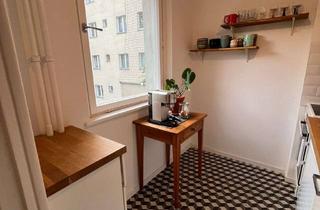 Wohnung mieten in 10779 Schöneberg, Vermiete saniertes 1-Zimmer Apartment in Berlin Schöneberg an FRAU, NICHTRAUCHERIN