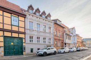 Haus kaufen in 06484 Quedlinburg, Hier lässt sich was draus machen! 3-Familienhaus in ruhiger Lage von Quedlinburg.