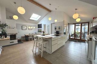 Wohnung kaufen in 85567 Grafing, Haus im Haus - Familienfreundliche 5-Zimmerwohnung mit Dachterrasse, Gartenanteil und Pool