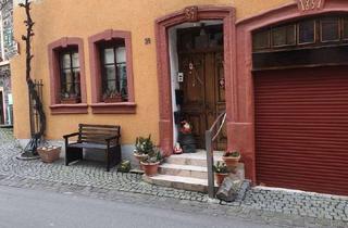 Haus kaufen in Am Markt 59, 54470 Lieser, Wohnhaus mit 3 WG. und Dachterrasse. Auch zum vermieten ideal.