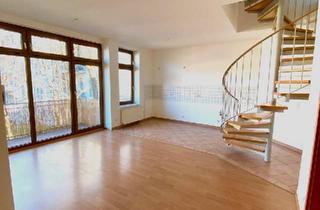 Wohnung kaufen in 08056 Zwickau, Zwickau - Helle vermietete Zweiraumwohnung mit 2 Balkonen im Zentrum