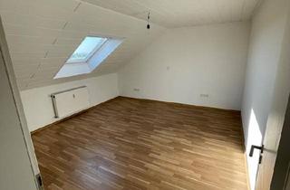 Wohnung kaufen in 68766 Hockenheim, Hockenheim - *Provisionsfrei* 3-Zimmer Wohnung in kleiner Wohneinheit + Garage