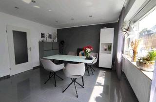 Wohnung kaufen in 42859 Remscheid, Remscheid - Gepflegte 4 Zimmer Eigentumswohnung mit 2 Balkonen und Stellplatz