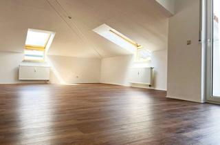 Wohnung kaufen in Viktoriastraße 70 b, 16727 Velten, Top-modernisierte Dachgeschosswohnung mit zwei Balkonen, neuer Einbauküche und Tiefgaragenstellplatz