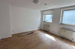 Wohnung mieten in Kreuzherrenstraße 10, 52062 Aachen, Frisch renovierte 2-Zimmer Wohnung inkl. EBK in zentraler Lage zur RWTH