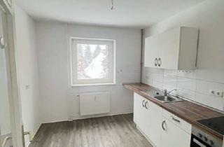 Wohnung mieten in Rotenhöfer Weg 79a, 24768 Rendsburg, Bezahlbare 4-Zimmer-Wohnung im Rotenhöfer Weg frei!
