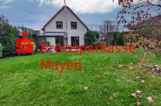 Einfamilienhaus kaufen in 56751 Gering, Modernes Einfamilienhaus mit Carport, Garten, Terrasse und PV-Anlage