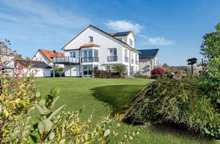 Haus kaufen in 61273 Wehrheim, Flexibel nutzbare Premium-Residenz am Feldrand von Wehrheim - bis zu 4 Einheiten & weiterem Bauplatz