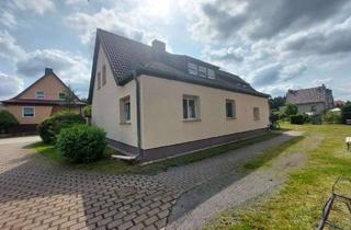 Haus kaufen in 02994 Bernsdorf, Gepflegtes Dreifamilienhaus mit schönem Grundstück zu verkaufen!