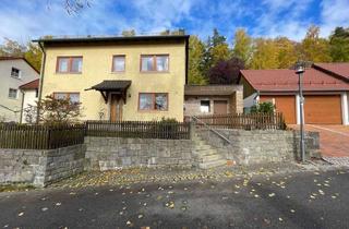Mehrfamilienhaus kaufen in 92696 Flossenbürg, Attraktives Mehrfamilienhaus mit 3 Wohneinheiten am Schloßberg in Flossenbürg