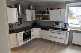 Haus mieten in 35279 Neustadt, Geräumiges 7-Zimmer-Haus mit Garage in Neustadt - Mengsberg