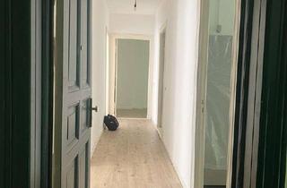 Wohnung mieten in 12557 Köpenick, WG-geeignete gut geschnittene 2-Zimmer-Wohnung (möbliert)