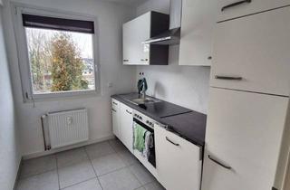 Wohnung mieten in Hamburger Str. 52, 45145 Frohnhausen, Modernisierte 3,5-Zimmer Whg. mit Blick in das neu angelegte Waldgebiet in Frohnhausen