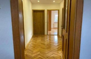 Wohnung mieten in 93413 Cham, Ansprechende 3-Zimmer-Wohnung in Cham am Schulberg, hochwertige Ausstattung, Nähe Krankenhaus.