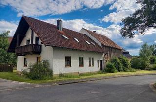 Haus kaufen in 92715 Püchersreuth, Püchersreuth - Wohnhaus mit ehem. Hofstelle