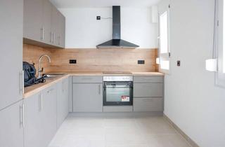 Wohnung mieten in Bahnhofsplatz, 70806 Kornwestheim, Erstbezug nach Komplett-Sanierung: Attraktive 2-Zimmer-Wohnung mit überdachtem Balkon und neuer EBK