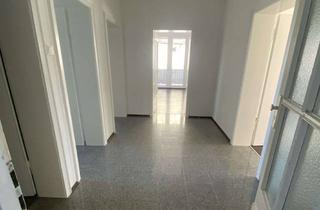 Wohnung mieten in Ostenallee 67, 59063 Hamm, Großzügige 4-Zimmer-Wohnung mit Balkon - zentral gelegen in Hamm