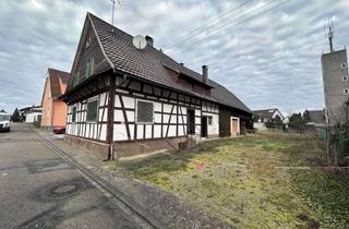 Haus kaufen in Kleine Straße, 76532 Sandweier, Denkmalgeschützes Haus mit Bauplatz zu verkaufen in BAD-Sandweier