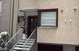 Haus kaufen in 40599 Hassels, D-Hassels, RMH, 5 Zi., 2 Bäder, 136m² Wfl., 199m² GrSt., Garten, Terrasse, 2xBalkon, Grg.