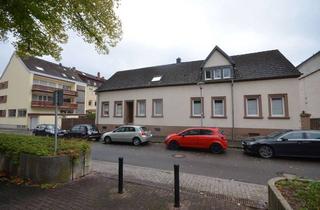 Haus kaufen in 66482 Zweibrücken, Umfassend saniertes Zweifamilienhaus mit Apartment in zentraler Lage