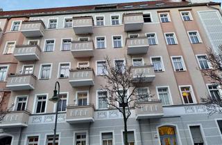 Wohnung kaufen in Schreinerstraße 33, 10247 Friedrichshain, Samariterkiez - 2.OG mit Lift! - Bezaubernde 3-Zimmer-Erker-Wohnung mit Balkon - Bezugsfrei 01.03.26