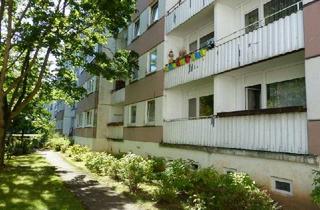 Wohnung mieten in Cottbuser Str. 13, 19063 Schwerin, Helle 3-Raum-Wohnung mit Balkon & neuem Glanz