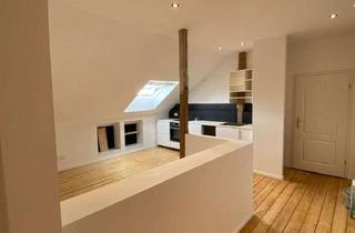 Wohnung mieten in Alte Krefelder Straße 25, 47829 Uerdingen, Charmante 2-Zimmer-Dachgeschosswohnung in Krefeld-Uerdingen