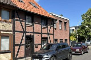 Mehrfamilienhaus kaufen in An Der Schule, 38116 Lehndorf, Tolles kleines Mehrfamilienhaus in Braunschweig - Alt Lehndorf!