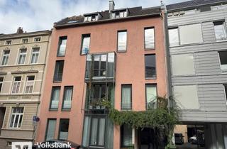 Wohnung kaufen in 53111 Bonn, Bonn-Altstadt - Stilvolle Maisonettewohnung mit Dachterrasse und PKW-Stellplatz