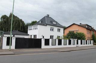 Villa kaufen in 52355 Düren, Düren - Exclusive Stadtvilla mit 4 Wohneinheiten & Ausbaureserve +Privat+
