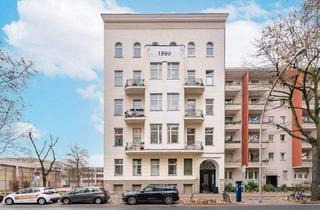 Wohnung kaufen in 10557 Berlin, Berlin - Bezugsfreie 2-Zimmer-Altbauwohnung im Herzen Berlins