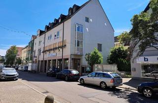 Wohnung kaufen in 70329 Obertürkheim, Schöne Pendlerwohnung im Zentrum mit Balkon