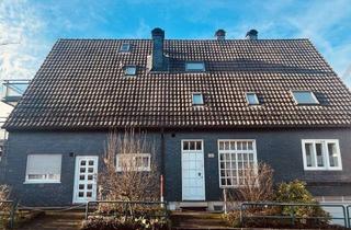Einfamilienhaus kaufen in 42929 Wermelskirchen, Einfamilienhaus mit Ausbaupotential - zentral gelegen mit Garten, Balkonen & Terrasse und 5 Garagen