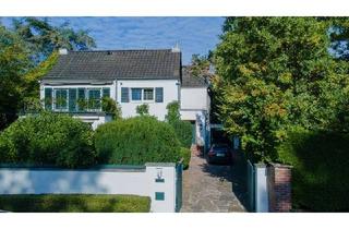 Villa kaufen in 40667 Meerbusch, Repräsentative Villa mit großzügigem Garten und Pool ! Gelegen in ruhiger Lage von Alt-Meererbusch