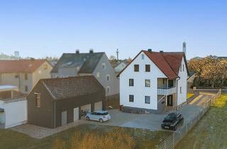 Haus kaufen in 92655 Grafenwöhr, 6 % Rendite! Hochwertig renoviertes Dreifamilienhaus mit Carport und großem Grundstück
