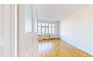 Wohnung kaufen in Buddestraße, 13507 Tegel, Wohnen im Stuckaltbau: Bezugsfreie Eigentumswohnung mit Balkon