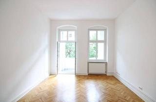 Wohnung kaufen in Plänterwald, 12435 Plänterwald, Zauberhafter Altbauklassiker mit Südwestbalkon - sofort bezugsfrei in malerischer Lage dicht Park!