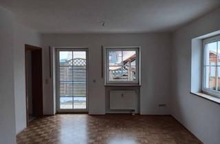 Wohnung mieten in Hochfeldstr. 34, 85413 Hörgertshausen, Gepflegte 3-Zimmer EG Wohnung mit EBK und Garten