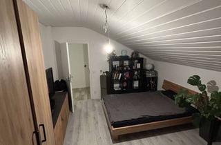 WG-Zimmer mieten in Oberanger 18, 82377 Penzberg, Helles WG-Zimmer mit Balkonzugang und Dachschräge. Neue Böden & Küche.Keller, Garage.Roche fußläufig